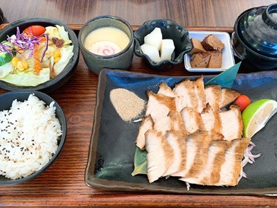 松阪豬岩燒定食